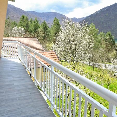Apartments Dora Яйце Екстер'єр фото