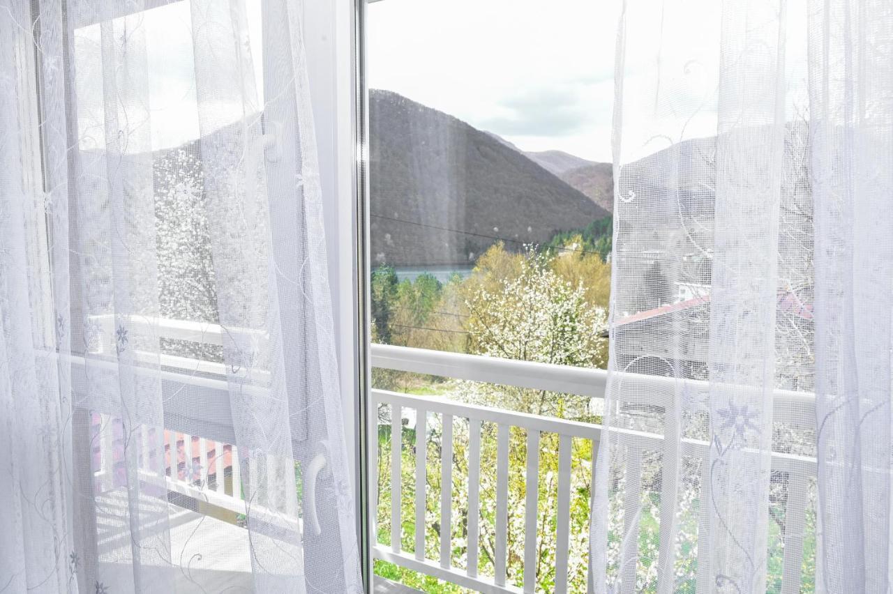 Apartments Dora Яйце Екстер'єр фото