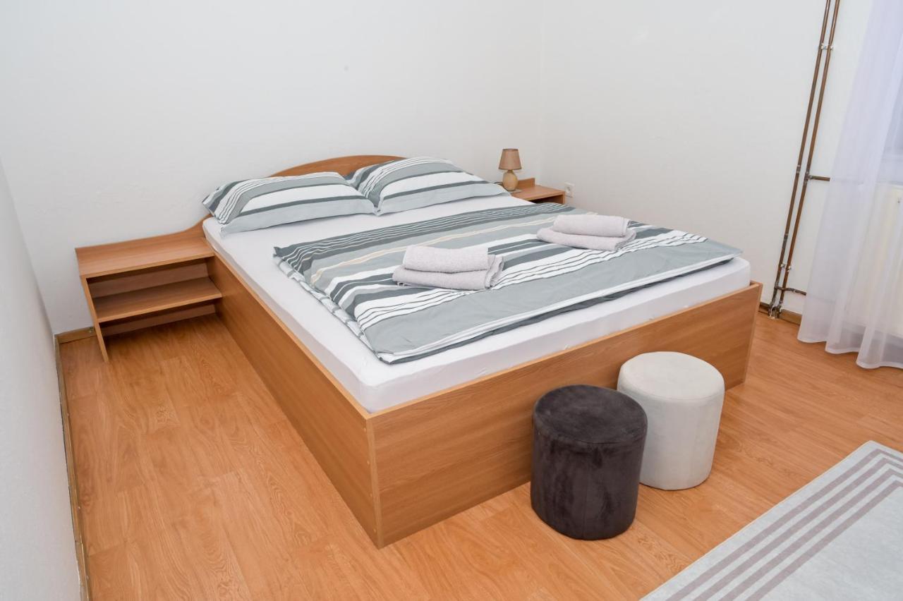 Apartments Dora Яйце Екстер'єр фото