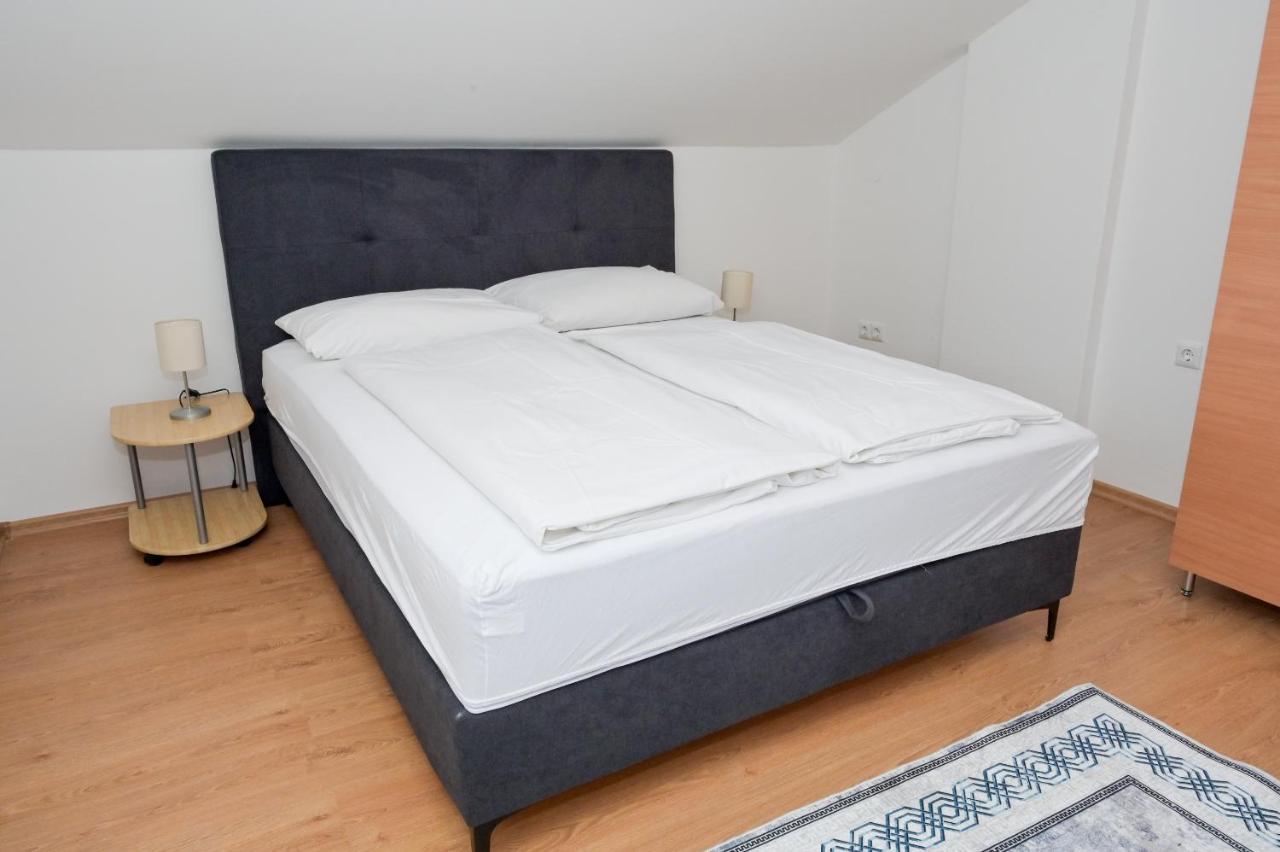 Apartments Dora Яйце Екстер'єр фото